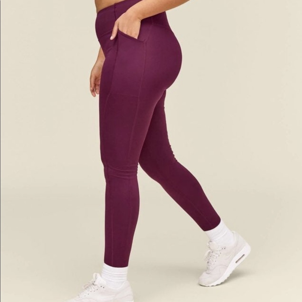 NWT  Plum Compressive Pocket Legging (28.5")